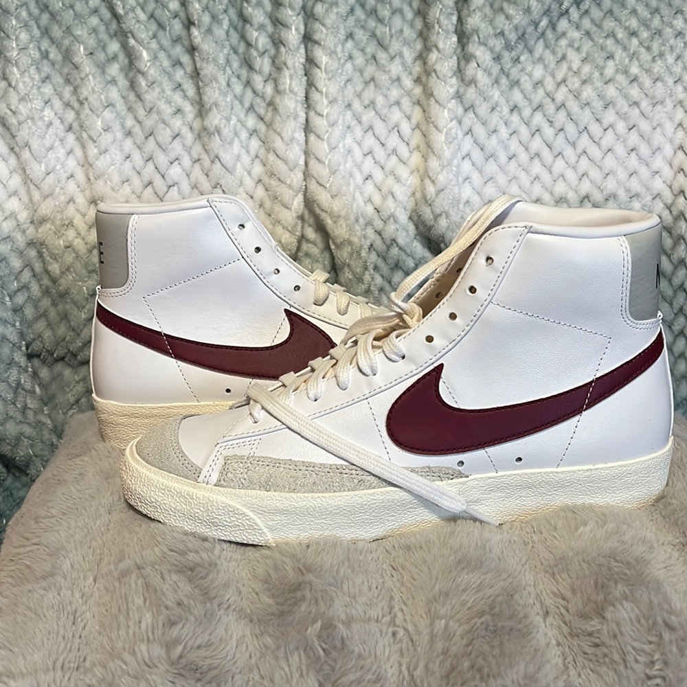 Men’s NIKE blazer Mid 77 vintage 8.5